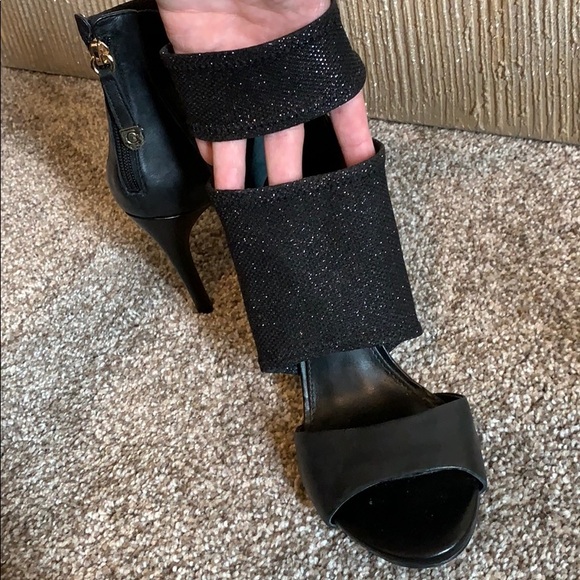 Black Shimmer Peep Toe Guess Heel Size 9! - Picture 3 of 4